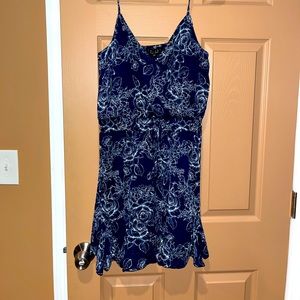 NEVER WORN TRIXXI FLORAL DRESS